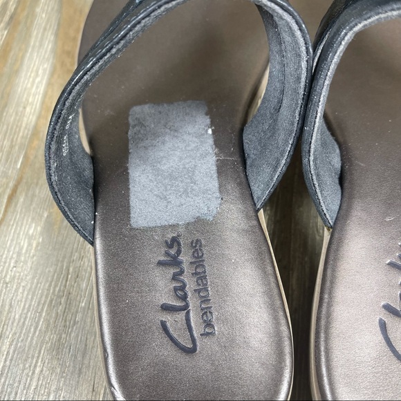 Clarks Flip Flop Leather Sandals Pewter & Black Straps With Flower Size 6. - Picture 8 of 10